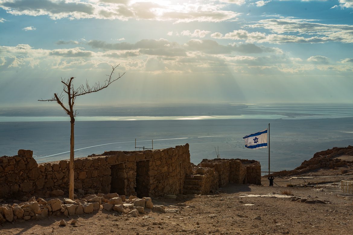 Widok z Masady na Morze Martwe.